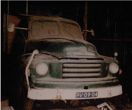 Bedford Truck - Rose Old Bedford Dust image